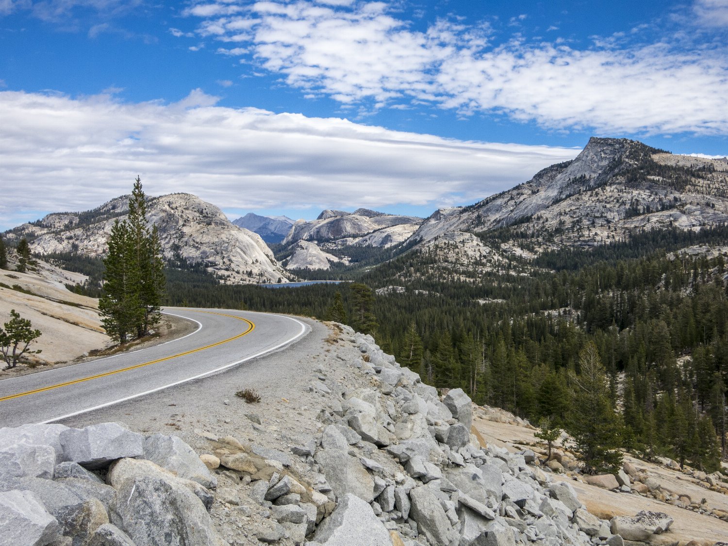 Tioga Road in Yosemite National Park